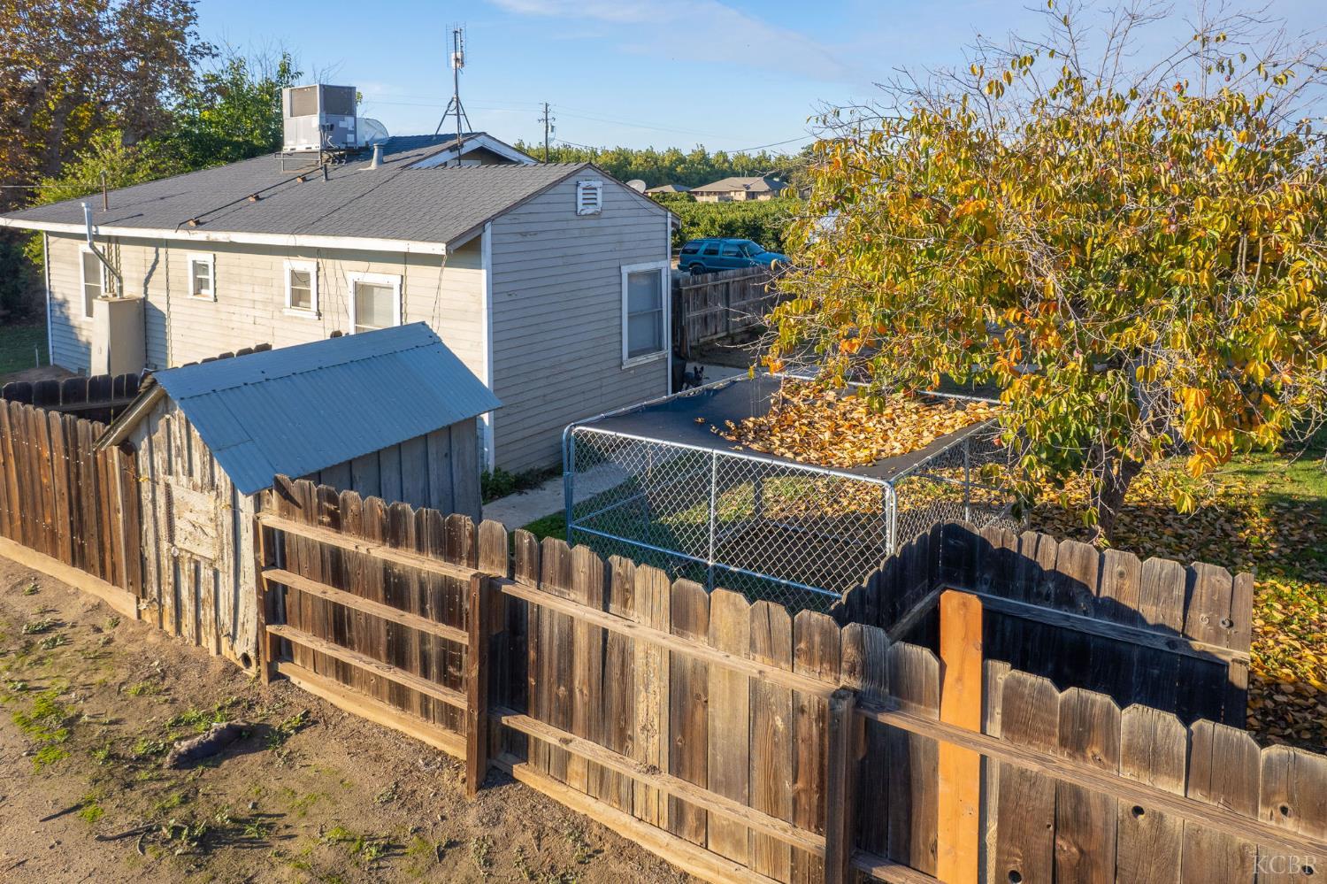 343 6th Avenue Dr, Kingsburg, CA 93631