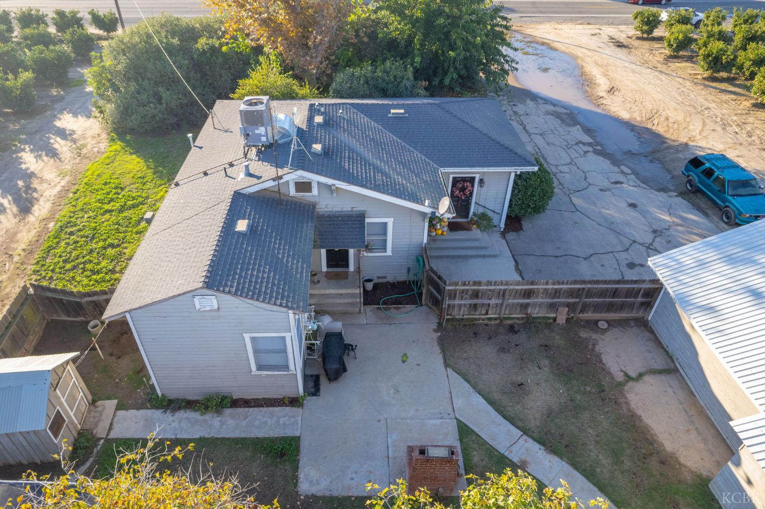 343 6th Avenue Dr, Kingsburg, CA 93631