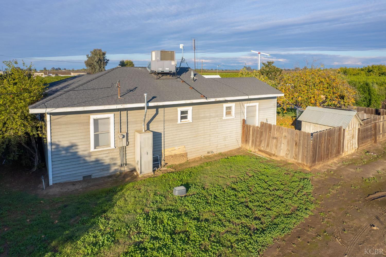 343 6th Avenue Dr, Kingsburg, CA 93631